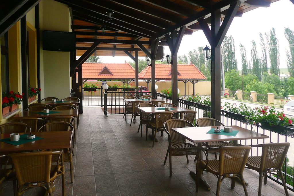 Penzion Kastiel Velky Krtis Luaran gambar